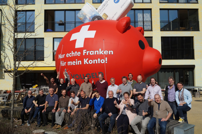 vollgeld-activists-ZoonPoliticon